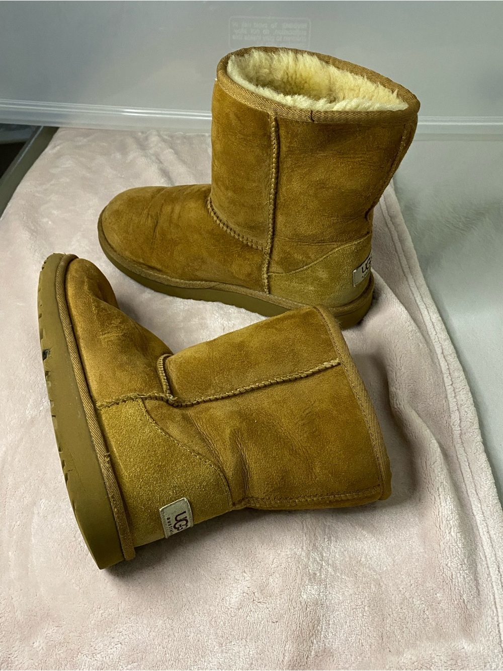 UGG Classic Short suede women Boots size 6